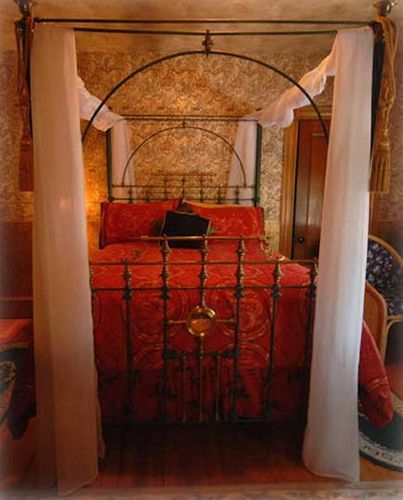 The Lion And The Rose Bed & Breakfast Whitefield Екстер'єр фото