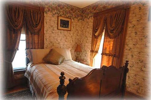The Lion And The Rose Bed & Breakfast Whitefield Екстер'єр фото