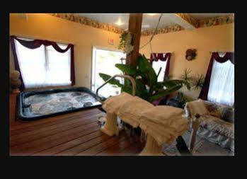 The Lion And The Rose Bed & Breakfast Whitefield Екстер'єр фото